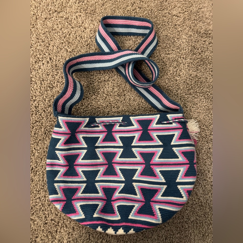 Stylish Multicolor Geometric Pattern Bucket Bag - Picture 2 of 5